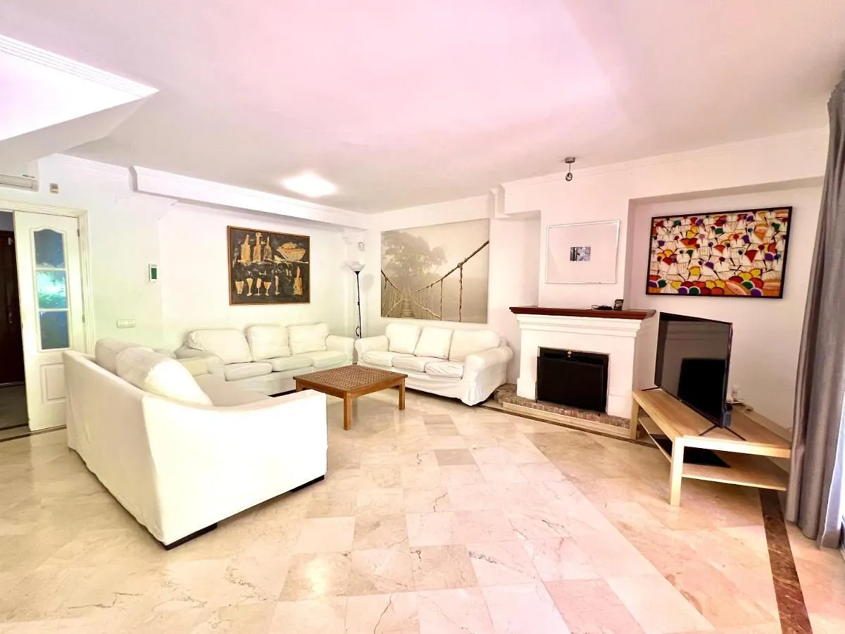 Lägenhet Spacious Golden Mile Townhouse Marbella